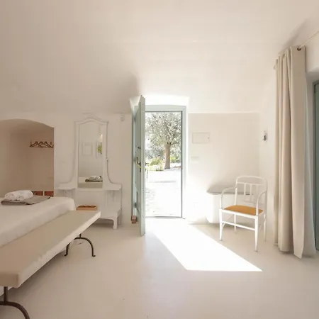 Td Marlù Luxury Trulli Experience With Stunning Pool Castellana Grotte
